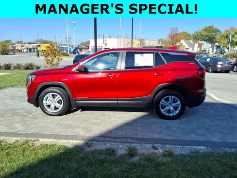 Used 2024 GMC Terrain SLE image 6