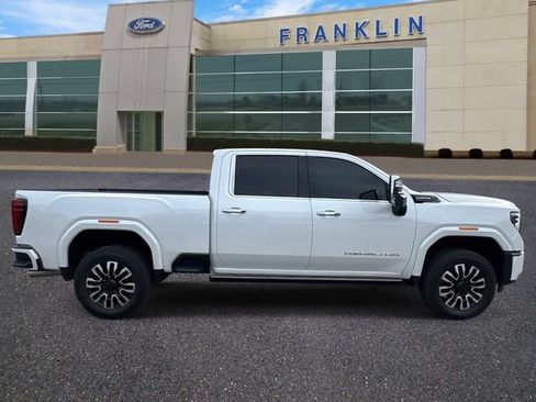 Used 2025 GMC Sierra 3500 Denali Ultimate AWD/4WD image 8