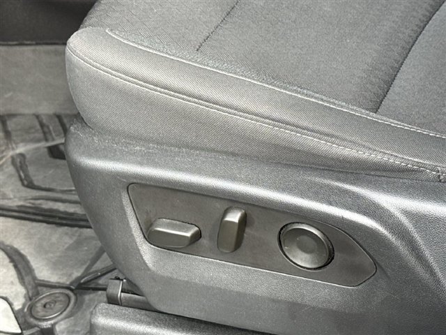 Certified 2022 Chevrolet Silverado 1500 RST w/ Convenience Package II AWD/4WD image 38