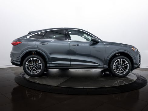 New 2025 Audi Q5 Premium image 3