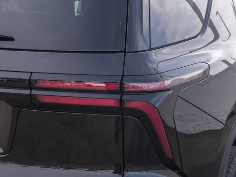 New 2026 Chevrolet Traverse LT w/ Midnight/Sport Edition image 8