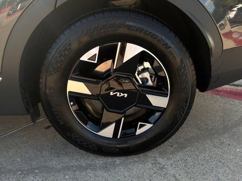 Used 2026 Kia Sportage LX FWD image 9