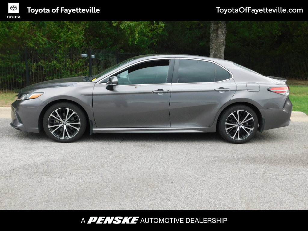 Used 2018 Toyota Camry SE w/ Convenience Package FWD image 8