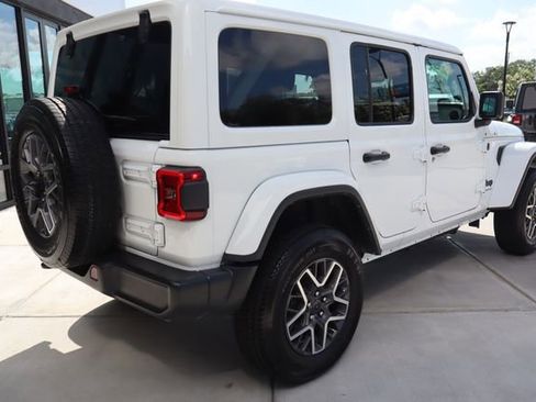 Used 2025 Jeep Wrangler Unlimited Sahara AWD/4WD image 3