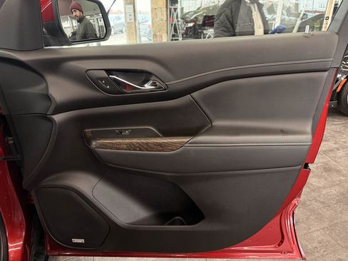 Used 2023 GMC Acadia Denali FWD image 39