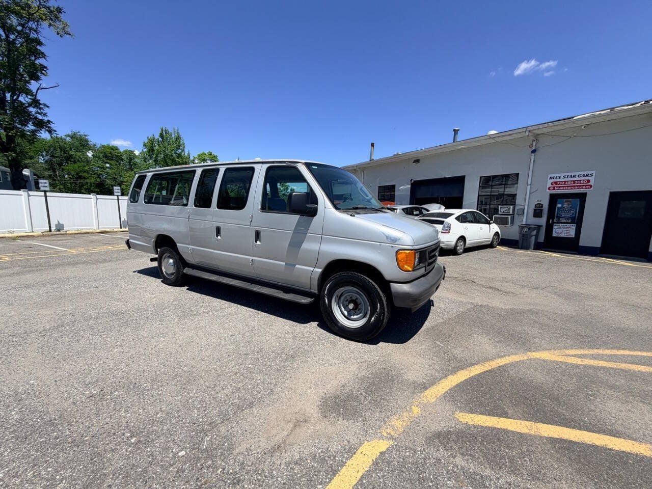Used 2006 Ford E-350 and Econoline 350 XL RWD image 22