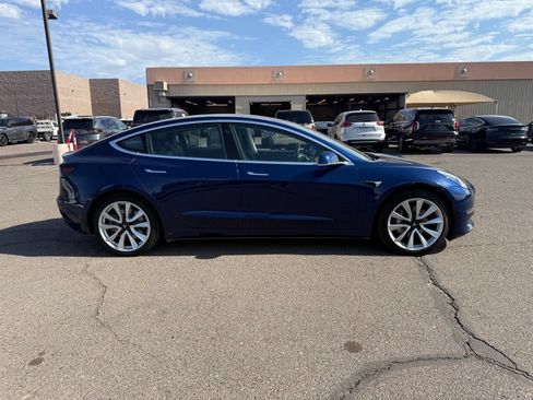Used 2018 Tesla Model 3 Long Range RWD image 4