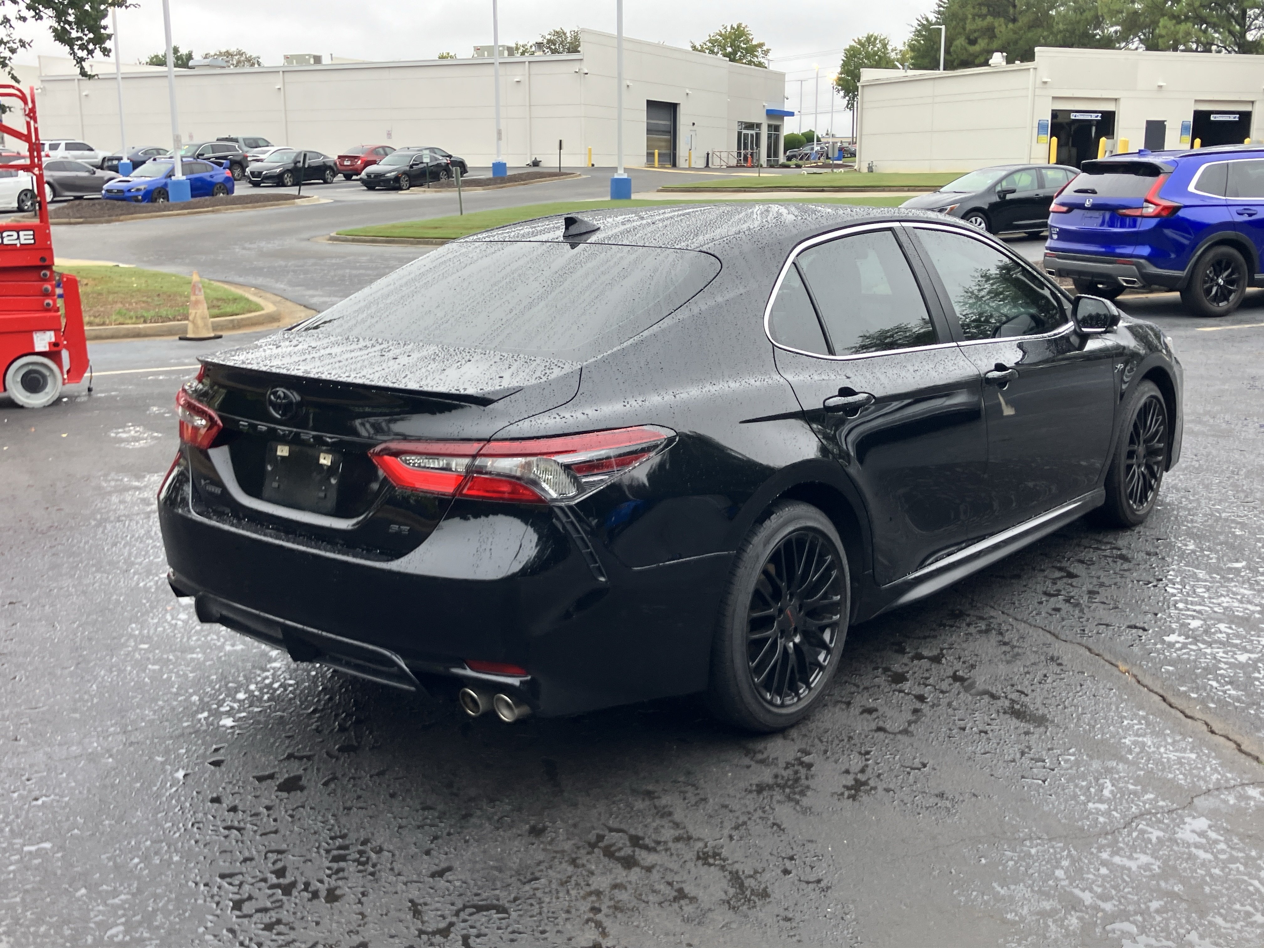 Used 2022 Toyota Camry SE FWD image 12