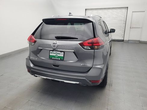 Used 2018 Nissan Rogue SV AWD/4WD image 7