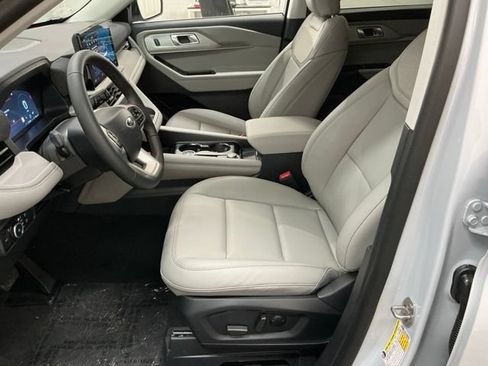 New 2026 Ford Explorer Active w/ Active Comfort Package AWD/4WD image 14