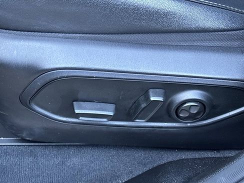 Used 2024 Jeep Grand Cherokee L Limited w/ Luxury Tech Group II image 19