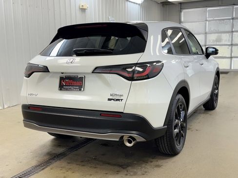 Used 2025 Honda HR-V Sport image 5