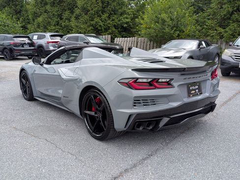 Used 2025 Chevrolet Corvette E-Ray AWD/4WD image 3