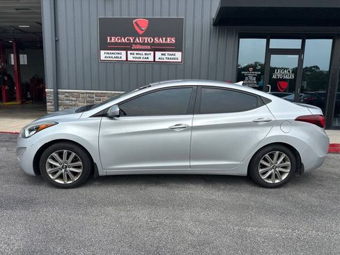 Used 2016 Hyundai Elantra SE w/ Option Group 02 FWD image 2
