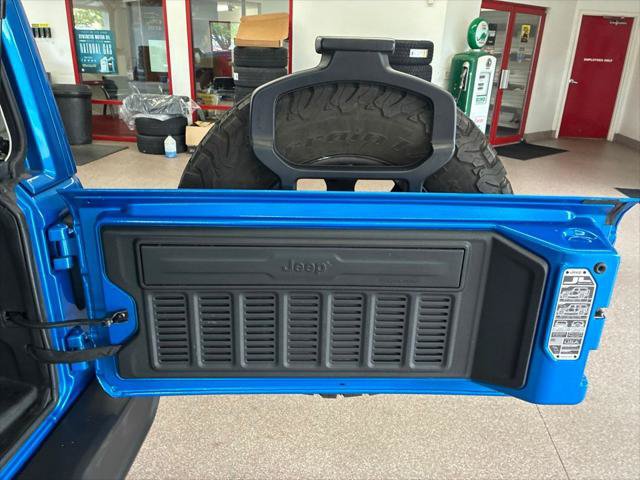 Certified 2024 Jeep Wrangler Unlimited AWD/4WD image 30