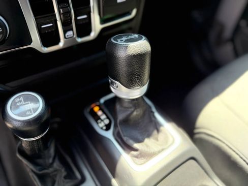 Used 2019 Jeep Wrangler Unlimited Sport AWD/4WD image 30