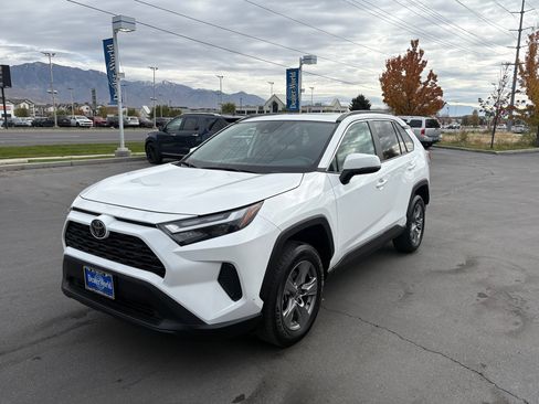 Used 2024 Toyota RAV4 XLE image 3