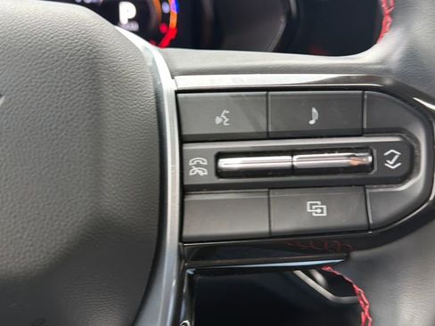 Used 2024 Chevrolet Colorado Z71 w/ Z71 Convenience Package 2 image 25