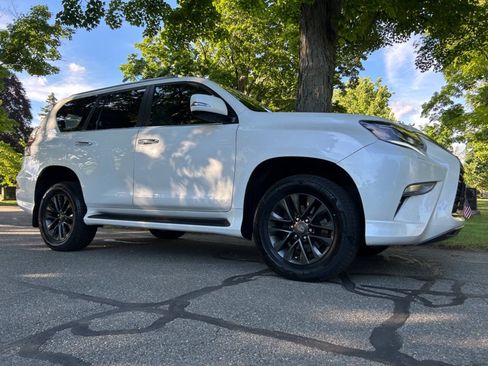 Used 2020 Lexus GX 460 Premium w/ Premium Package AWD/4WD image 2