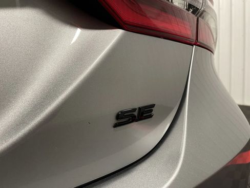 Used 2022 Toyota Camry SE image 15