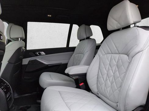 Used 2026 BMW X7 xDrive40i AWD/4WD image 16