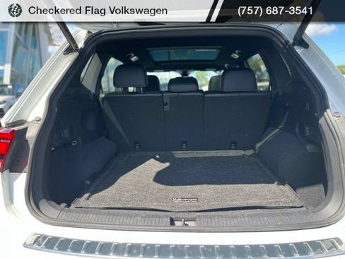 Used 2024 Volkswagen Tiguan SE R-Line AWD/4WD image 33