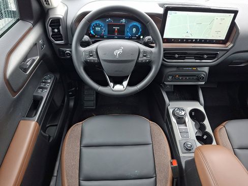 Used 2025 Ford Bronco Sport Outer Banks w/ Outer Banks Tech Package+ image 11