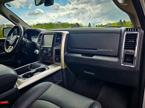 Used 2017 RAM 1500 Laramie w/ Convenience Group AWD/4WD image 45