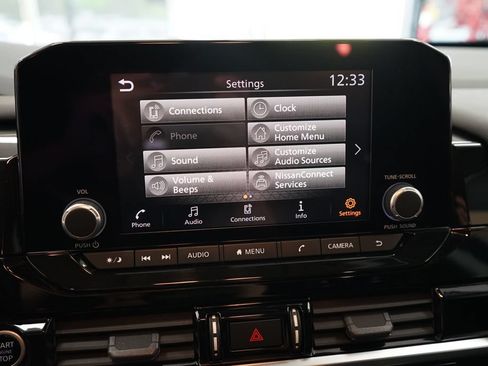 Used 2022 Nissan Pathfinder SV AWD/4WD image 35