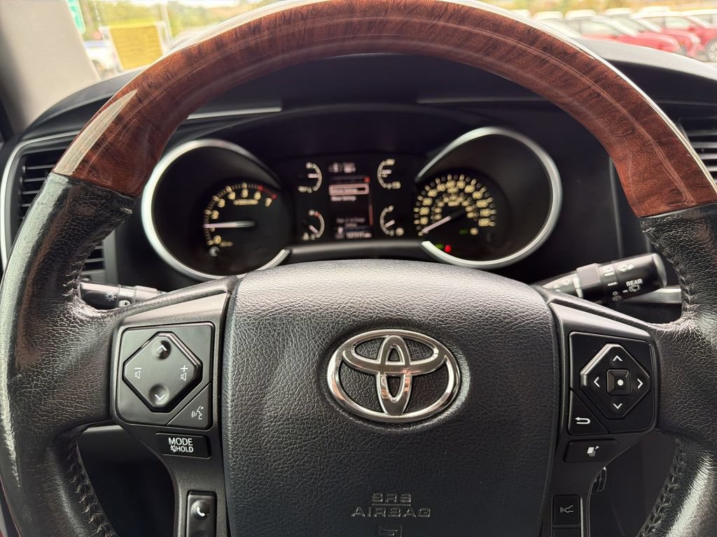 Used 2019 Toyota Sequoia Platinum AWD/4WD image 12