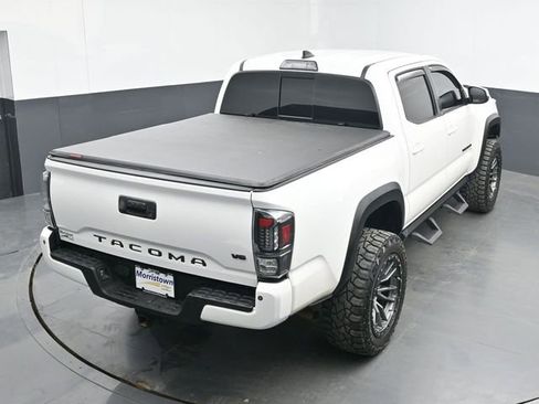 Used 2019 Toyota Tacoma TRD Off-Road w/ Technology Package AWD/4WD image 37