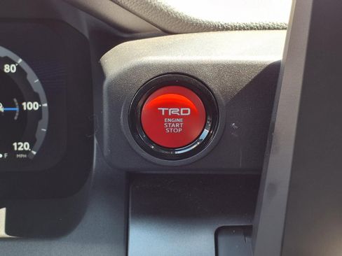 Certified 2025 Toyota 4Runner TRD Off-Road image 16