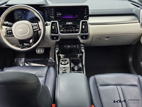 Certified 2023 Kia Sorento SX Prestige AWD/4WD image 13