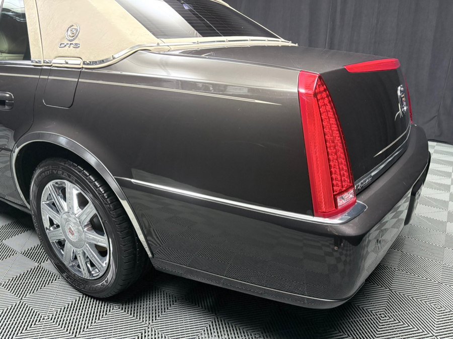Used 2008 Cadillac DTS FWD image 12