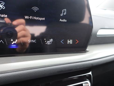 New 2026 Chevrolet Traverse LT image 14