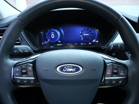 Used 2022 Ford Escape SEL w/ Technology Package FWD image 14
