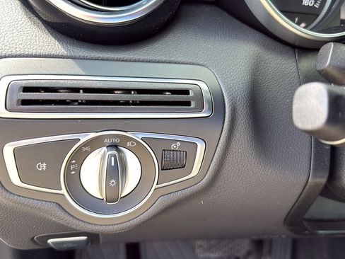 Used 2018 Mercedes-Benz C 300 4MATIC Sedan image 19