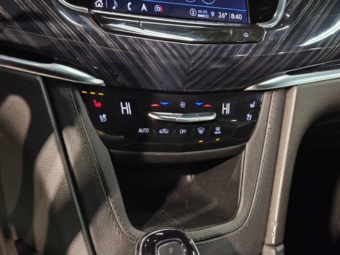Used 2024 Cadillac XT6 Premium Luxury image 33