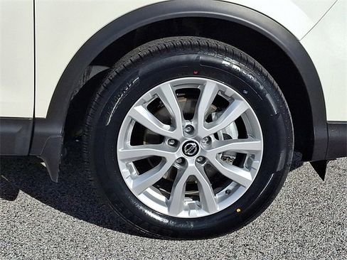 Used 2022 Nissan Rogue Sport SV image 8