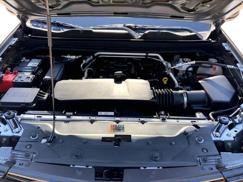 Used 2024 Chevrolet Colorado W/T w/ WT Convenience Package II RWD image 29