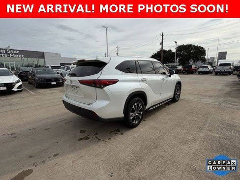 Used 2021 Toyota Highlander XLE image 3