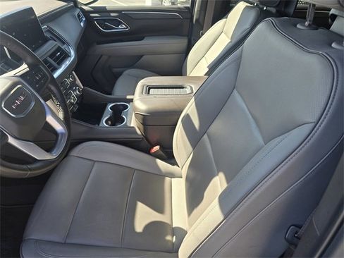 Used 2024 GMC Yukon XL SLT w/ SLT Luxury Package image 20