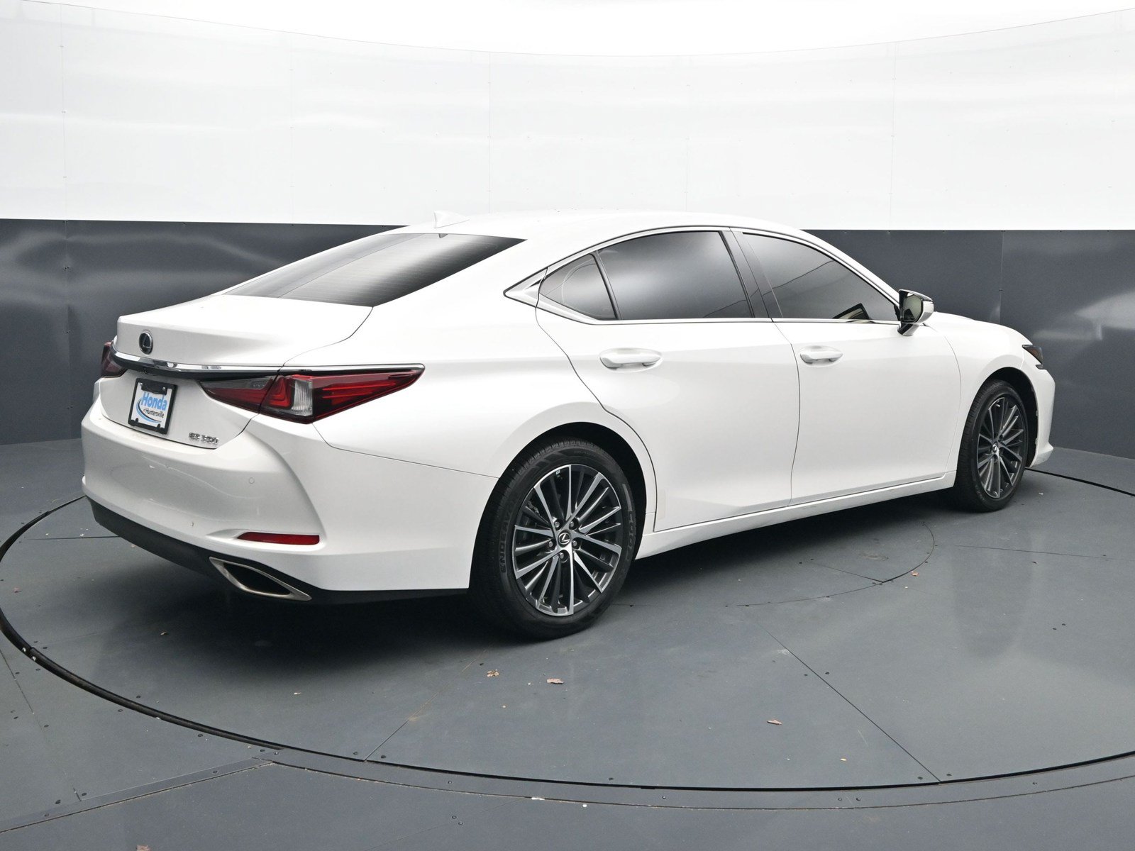 Used 2025 Lexus ES 350 w/ Premium Package FWD image 7