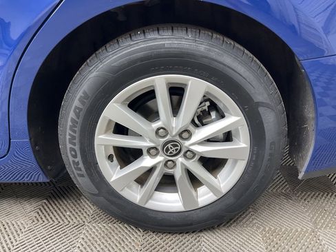 Used 2025 Toyota Camry LE FWD image 30