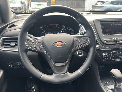 Used 2023 Chevrolet Equinox LT AWD/4WD image 2