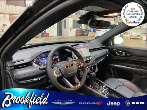 New 2025 Jeep Compass Limited w/ Sun & Sound Group image 31