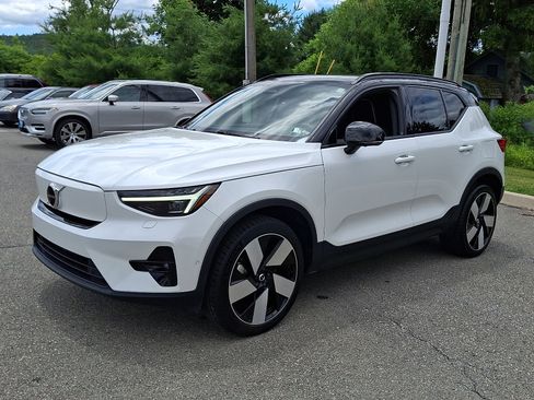 Certified 2023 Volvo XC40 Recharge Ultimate AWD/4WD image 3
