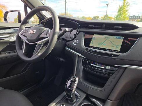 New 2025 Cadillac XT5 Premium Luxury w/ LPO, Floor Liner Package image 9