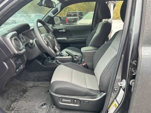 Used 2023 Toyota Tacoma TRD Off-Road image 15