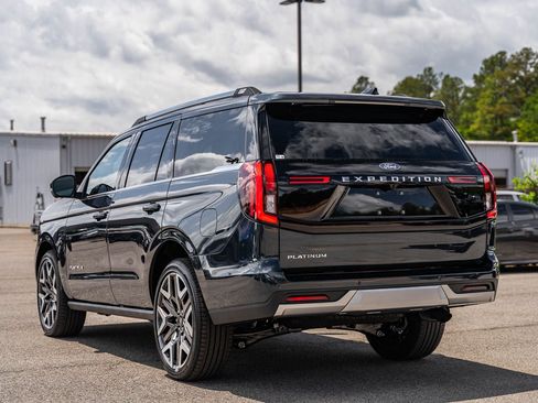 New 2026 Ford Expedition Platinum w/ Platinum Ultimate Package AWD/4WD image 3